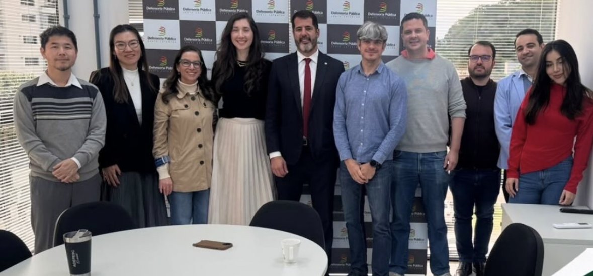 Equipe reunida durante a visita do projeto ADEPESC na Estrada